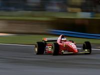 开云体育-赛道与球场，F1街道赛焦点战与尼克斯速胜掘金的双城记