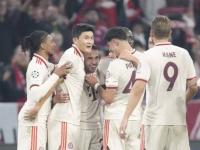 开云平台-拜仁慕尼黑球迷球场上呐喊助威