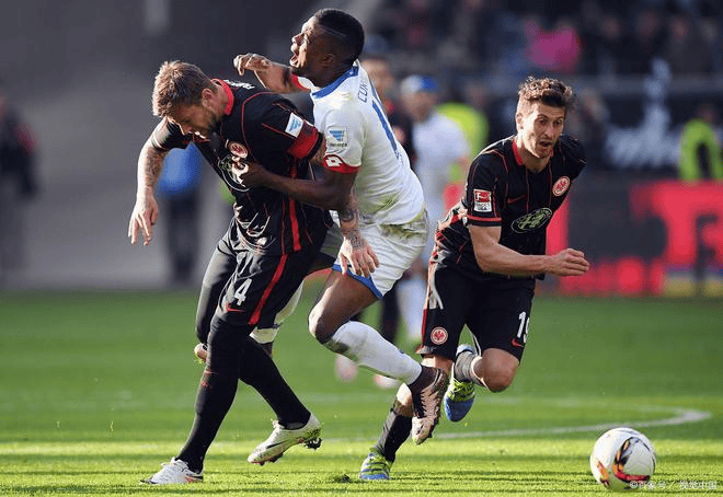 包含德国劲旅全胜晋级，欧冠赛场再现强队风采的词条