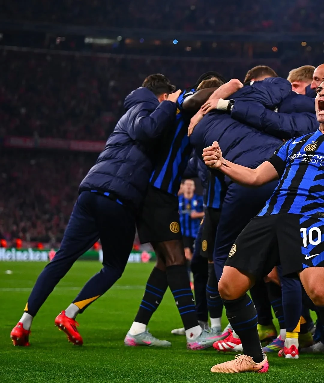 关于慕尼黑队豪取四连胜，欧冠夺冠前途宽广的信息