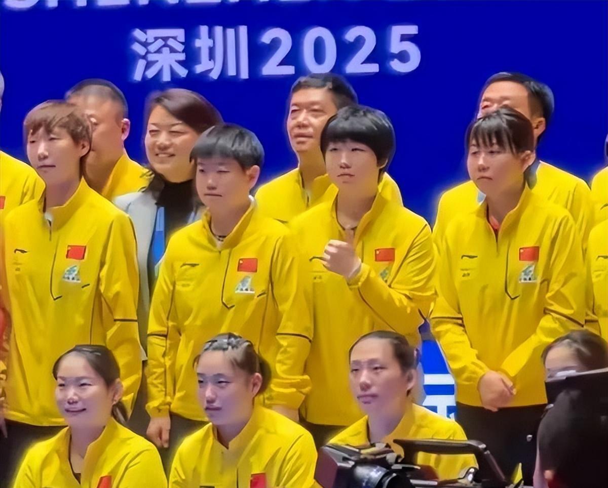 运动员们争夺桂冠，体育圣殿熠熠生辉