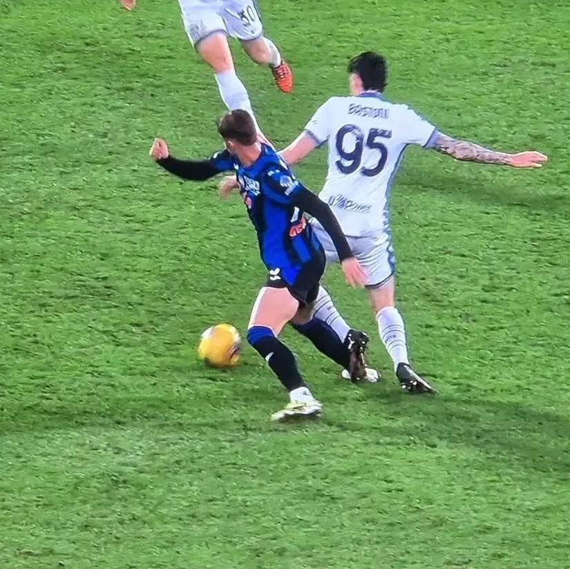 包含那不勒斯主场意甲大战，强势击败对手的词条