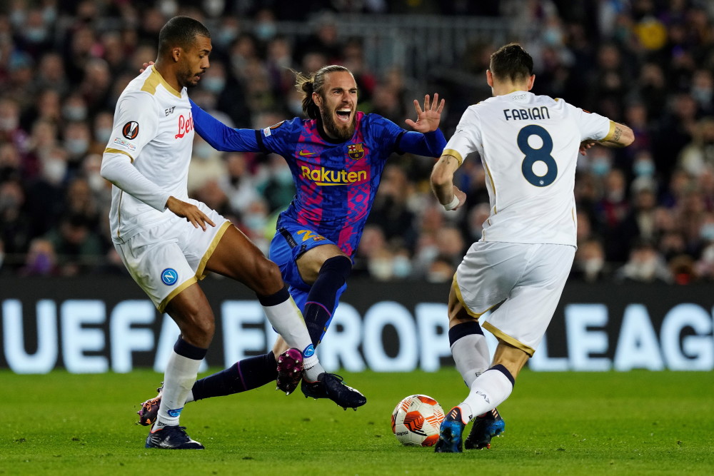 关于那不勒斯碾压巴萨，弗拉霍维奇爆发神勇的信息