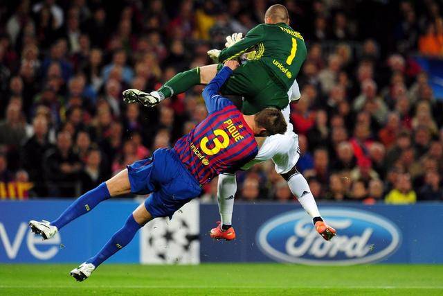 巴萨后防线不稳，连丢漏洞频现