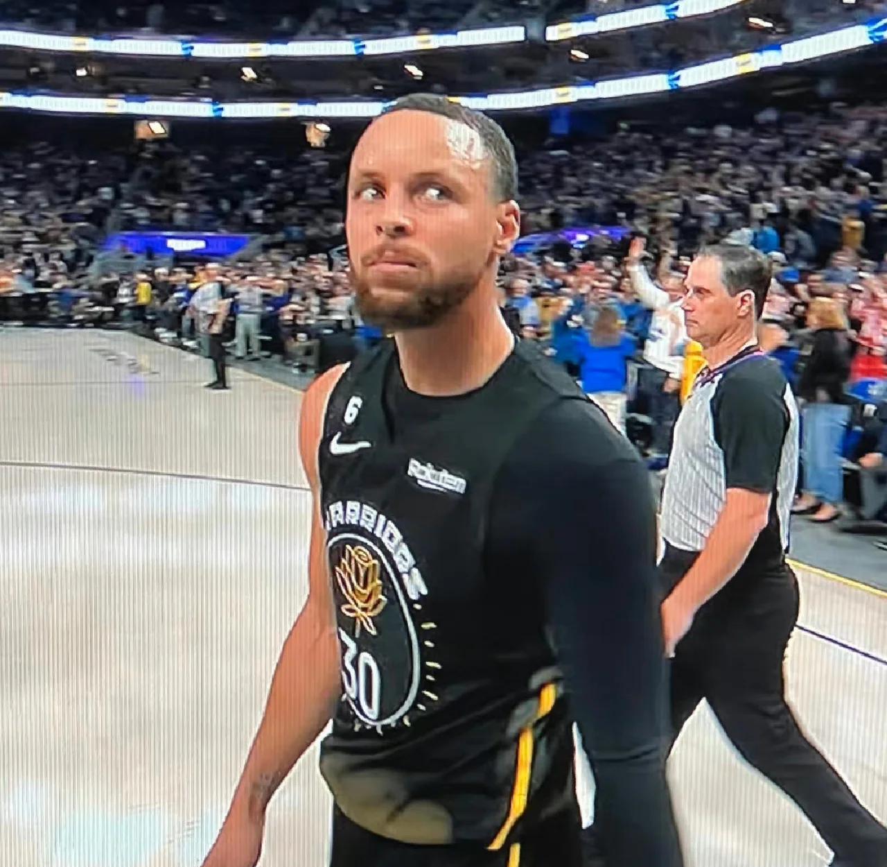 勇士逆转雄鹿，夺得关键胜利