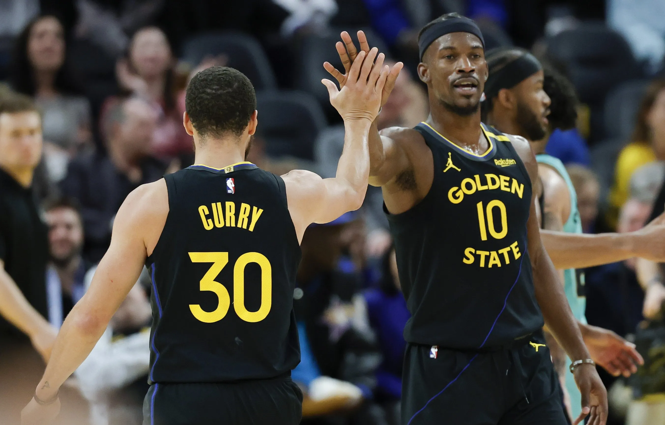 包含76人横扫黄蜂，全队迎来三连胜的词条