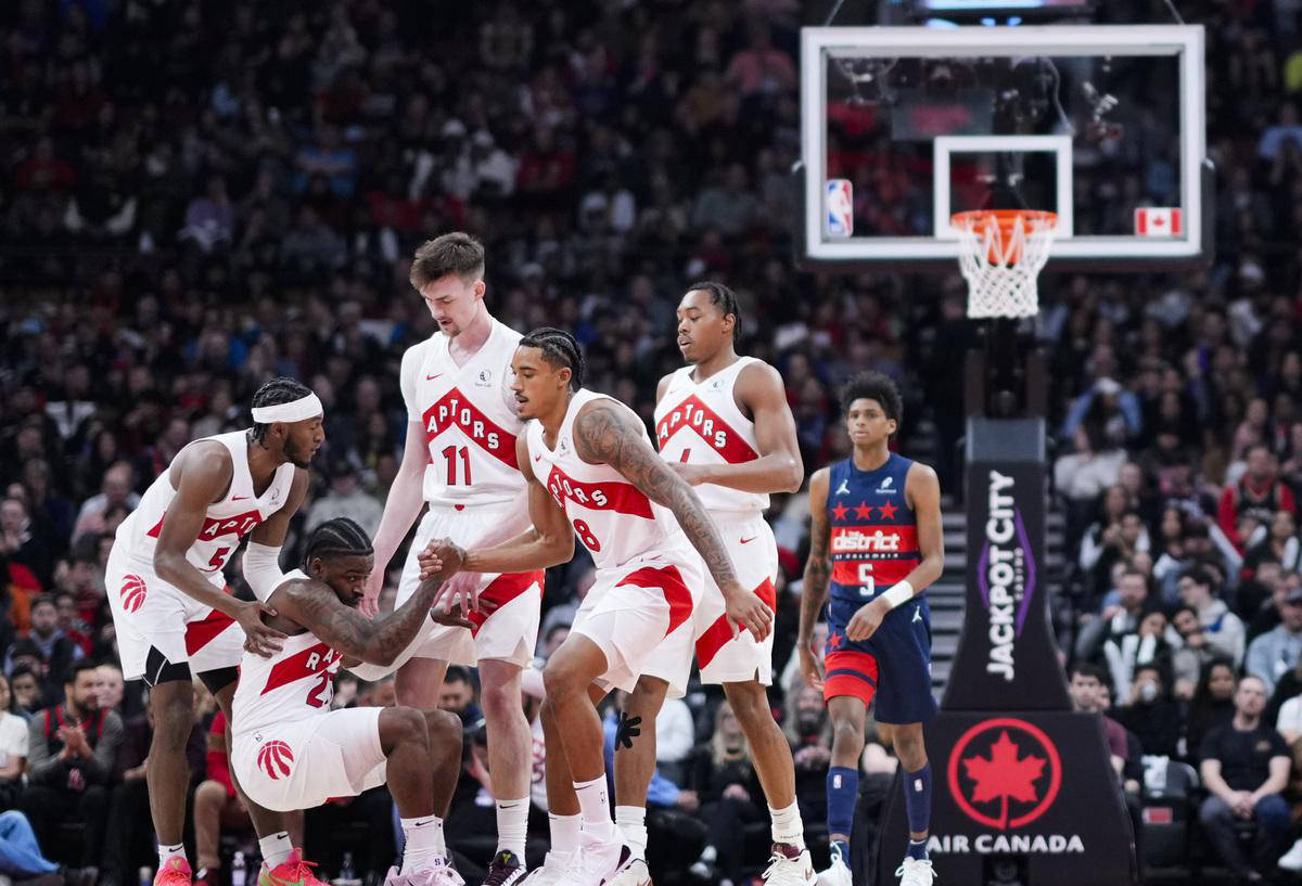 猛龙大胜篮网，拉文22+16高效的简单介绍