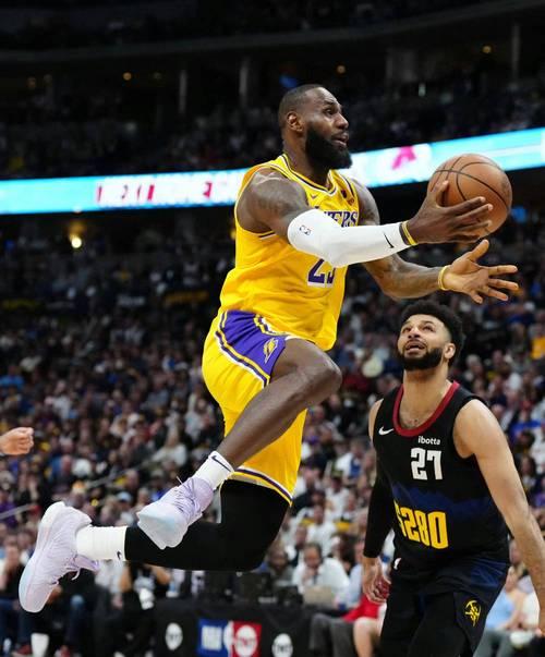 快船战胜湖人，取得四连胜