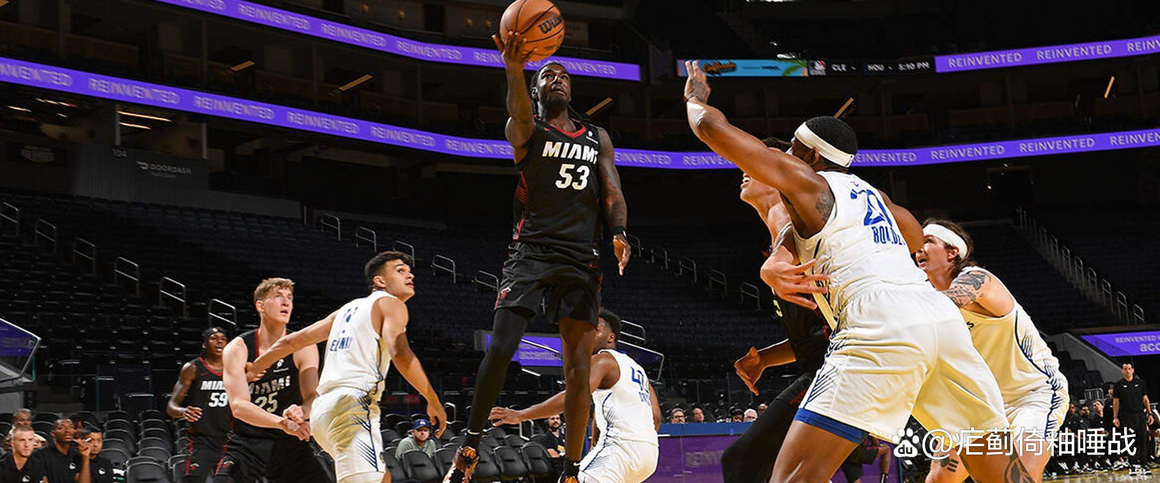 爵士逆转马刺，取得胜利