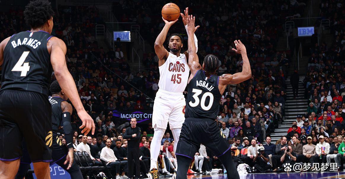 爵士击败猛龙，米切尔独得40分