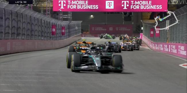 雷诺车队翻盘哈斯车队，维斯塔潘带队取胜的简单介绍